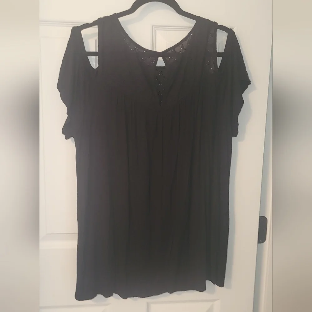 Torrid Black Cutout Short Sleeve Blouse - Picture 2 of 4
